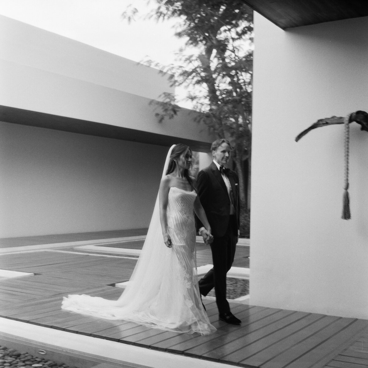 AbigailLewisPhoto.SG.Wedding-FirstLook-56