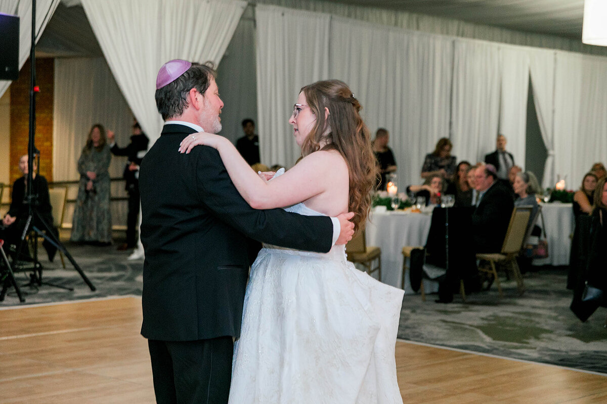 Eliana-Melmed-Photography-Chicago-LosAngeles-Jewish-WeddingPhotography-DInnerSpeeches-00127