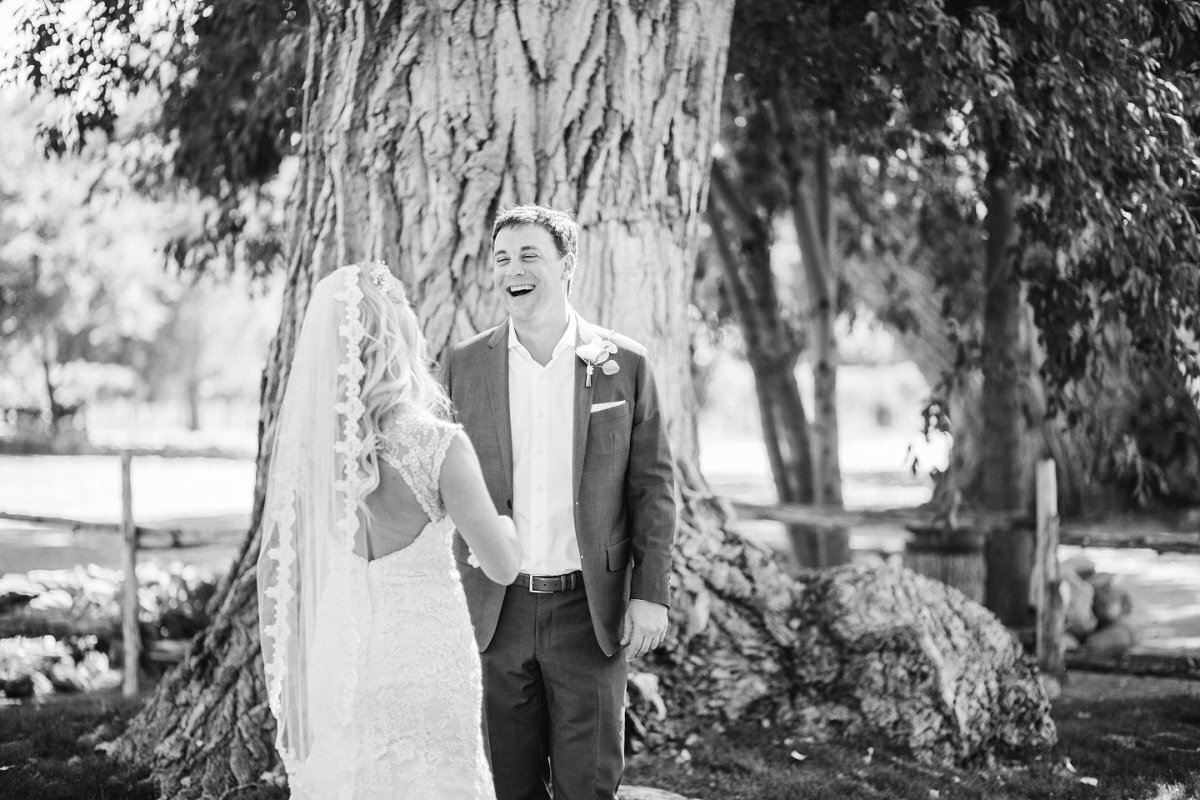 Colorado Wedding Photographer Genevieve Hansen Denver Arizona Sedona Cornville Vinyard 040