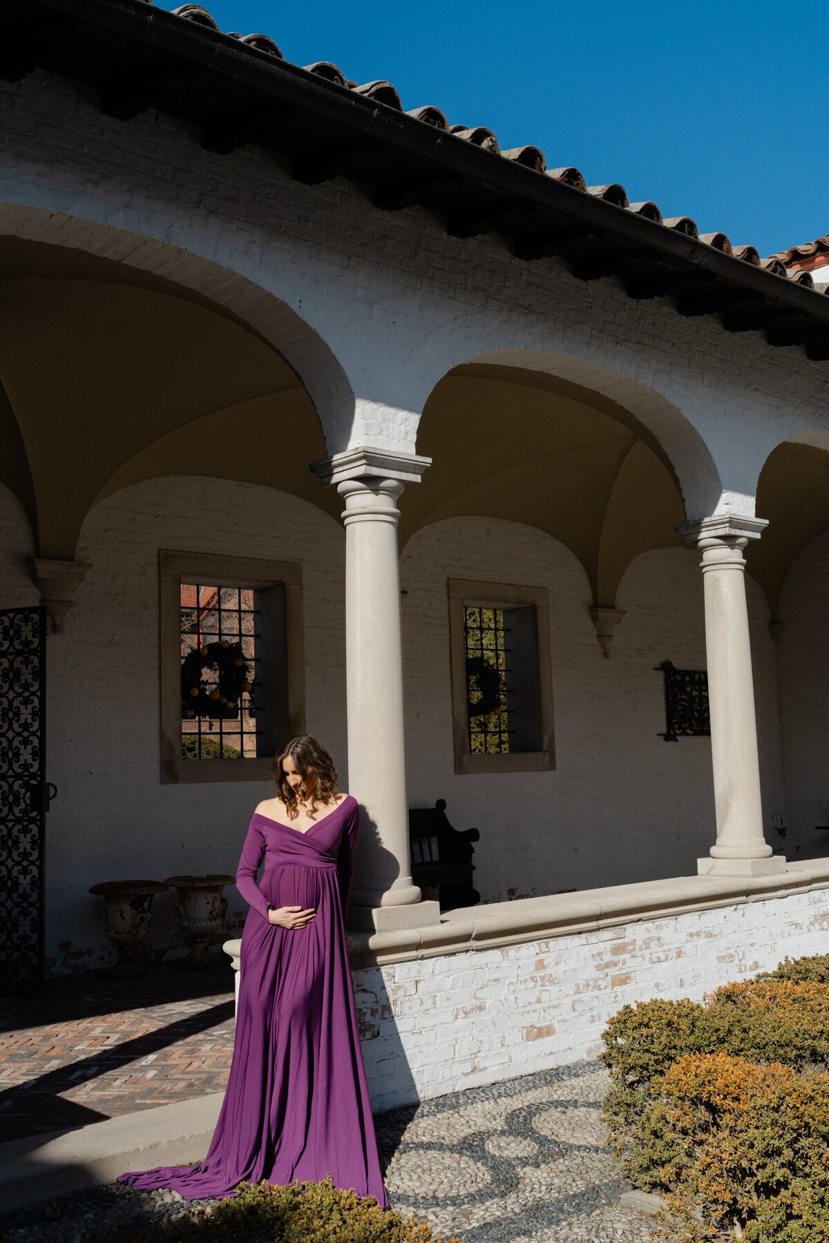 Maternity_Photography_at_Villa_Terrace_in_Milwaukee-19