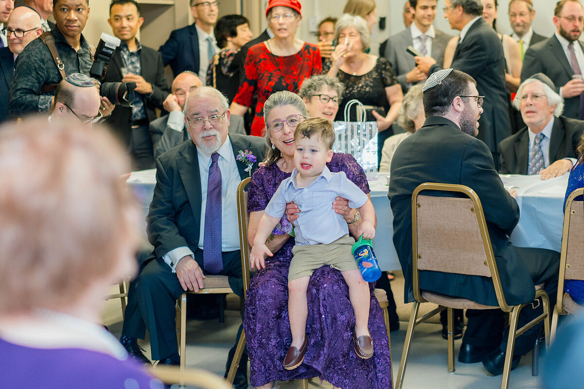 Eliana-Melmed-Photography-Chicago-LosAngeles-Jewish-WeddingPhotography-ElianaSklar-Tisch-00076