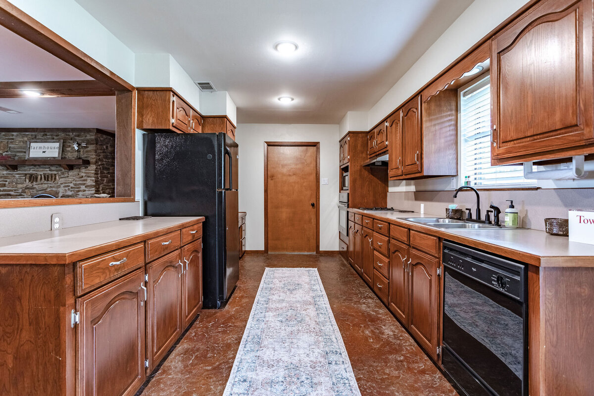 Fully stocked kitchen with plenty of counter space in this three-bedroom, two-bathroom ranch house for 7 with incredible hiking, wildlife and views.