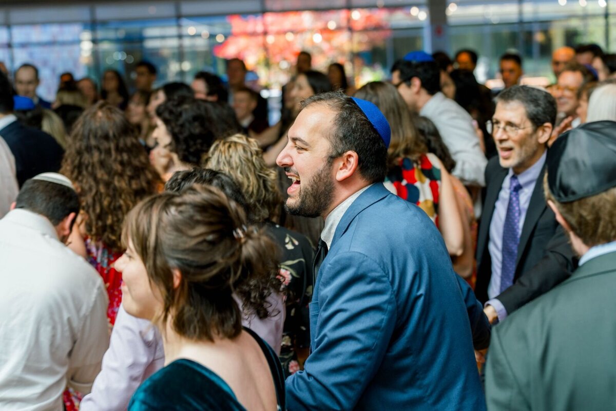 Eliana-Melmed-Photography-Chicago-LosAngeles-Jewish-WeddingPhotography-ShulaNoah-Simcha-Dancing-00111