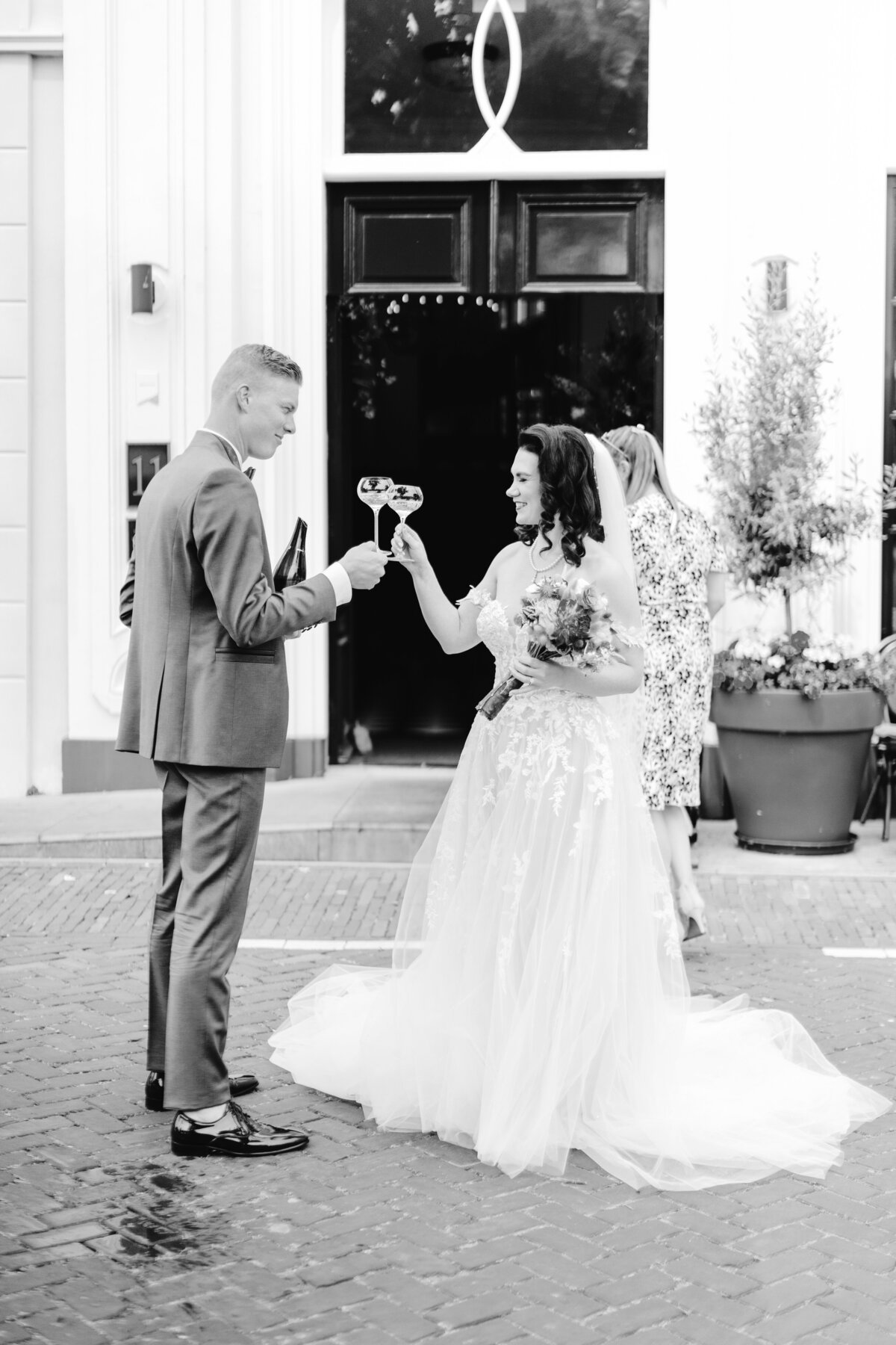 Nathalie & Steven - Laura de Roeck Photography-355-zw Hotel Mondragon