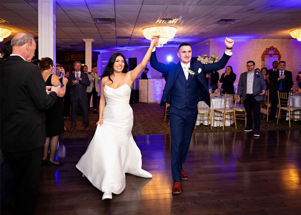 Bride-groom-grand-entrance-candid-dance-NJ-07746