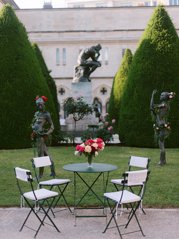 Musee Rodin Wedding by Alejandra Poupel Events Thinking statue and human statue 