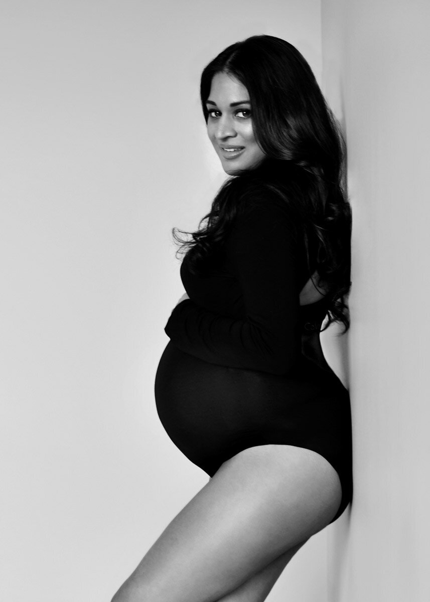 pregnant woman in Vancouver Maternity photoshoot