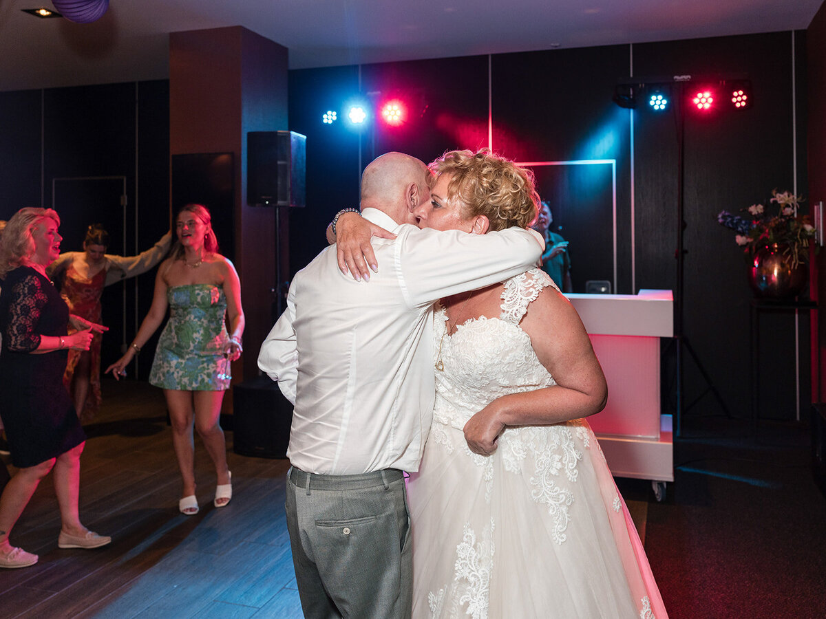 -bruidsfotografie-van-der-valk-hoorn-leukfotografie.jpg-44