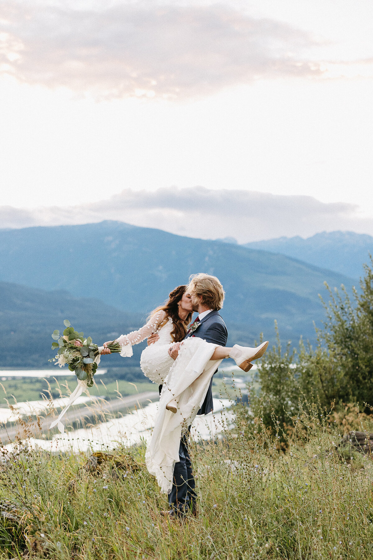 Revelstoke Elopement | Sunset Mountain Elopement | BC Wedding Photographer-007