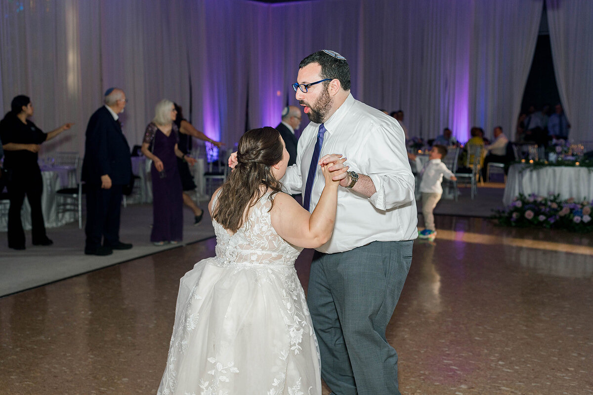 Eliana-Melmed-Photography-Chicago-LosAngeles-Jewish-WeddingPhotography-ElianaSklar-RoomReveal-00018