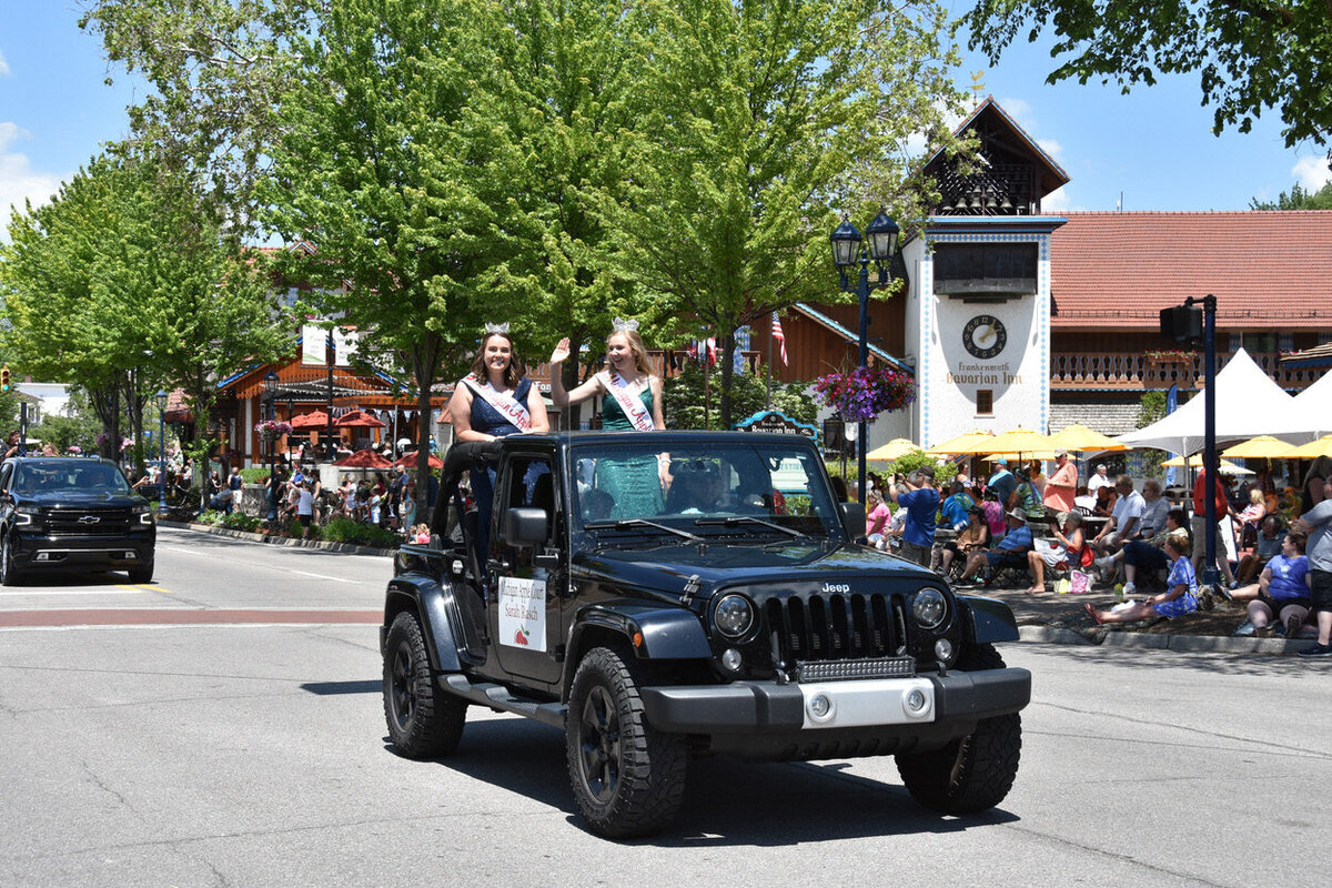 Bavarian-Parade-Frankenmuth-Michigan-31