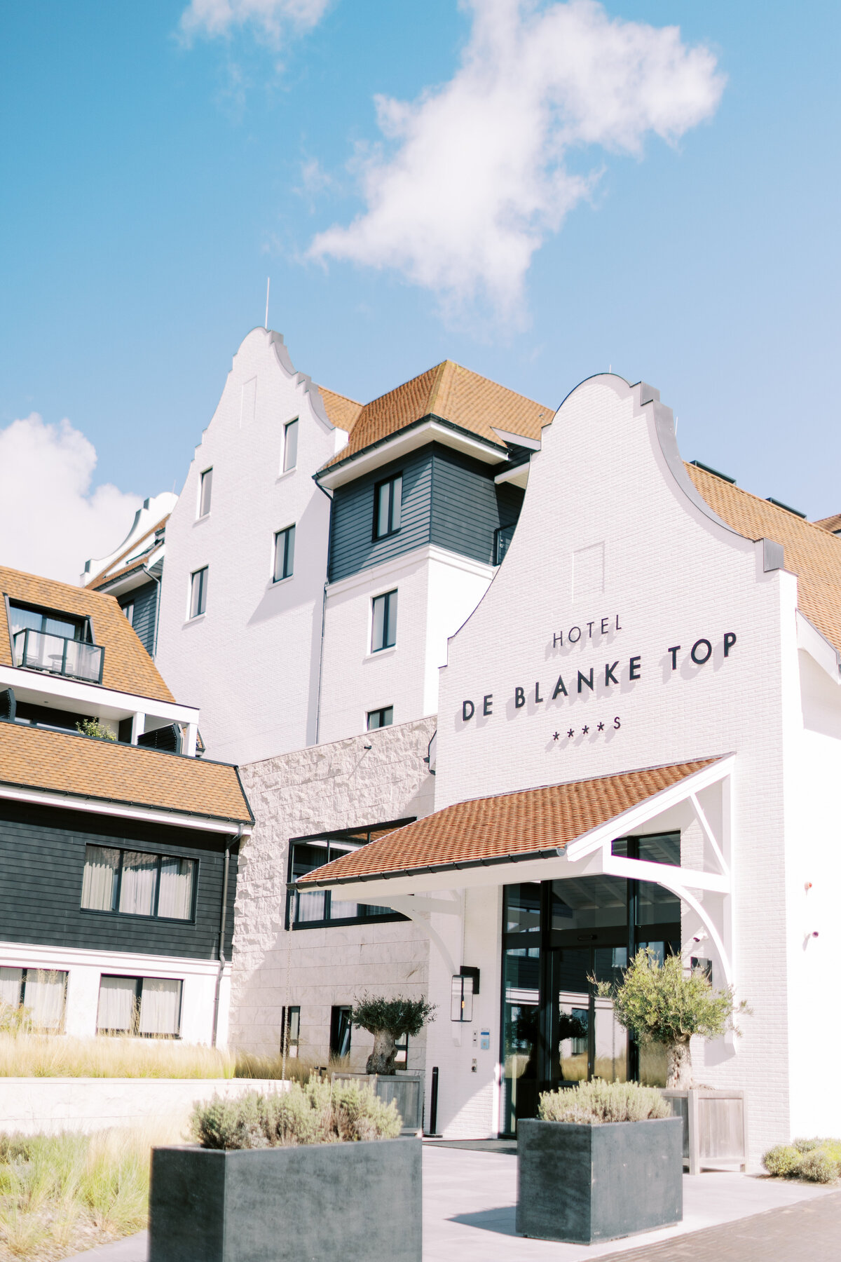 Katherine & Jean-Louis wedding - LDR Ph-181 Hotel de Blanke Top Beachclub Moio Strand Beach Wedding