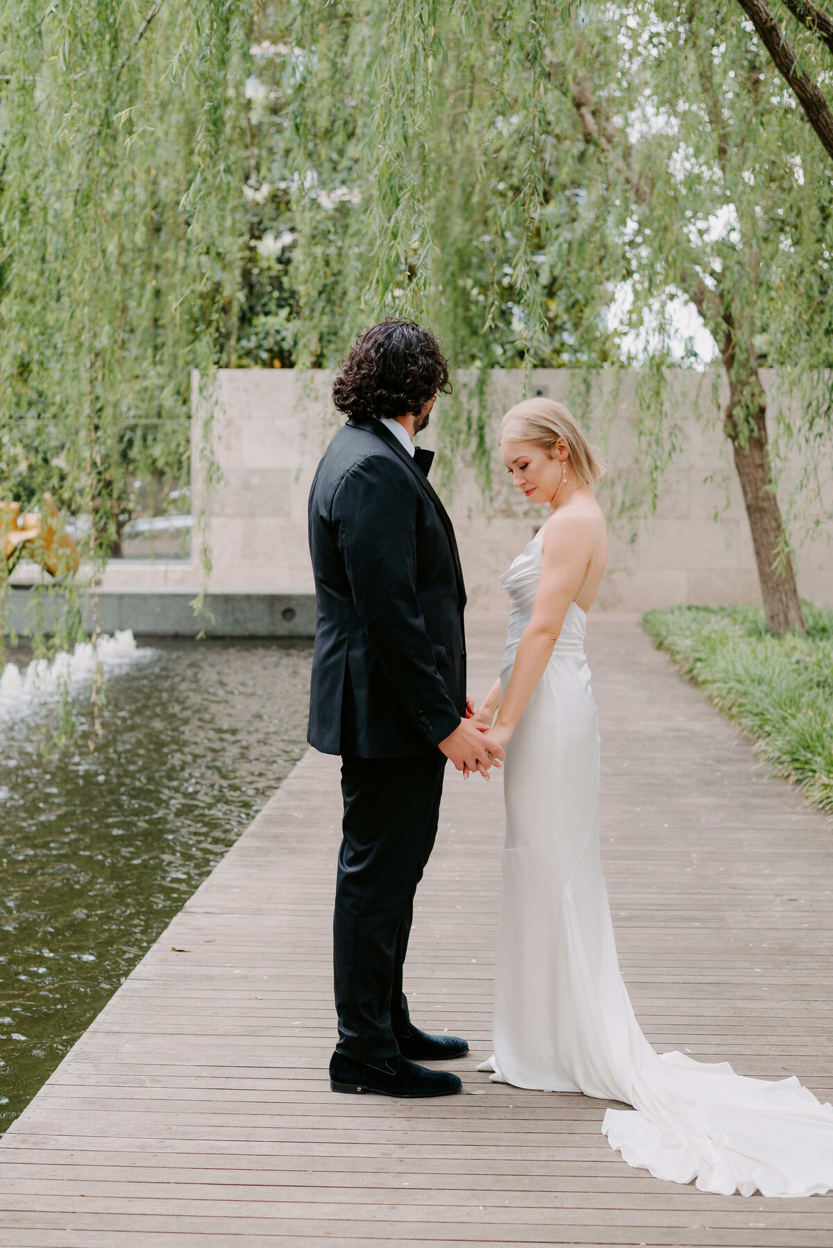 Nasher Sculpture Center Wedding - Ruchlin Wedding - FIRST LOOK + ROMANTICS - Kyrsten Ashlay Photography-68-Edit