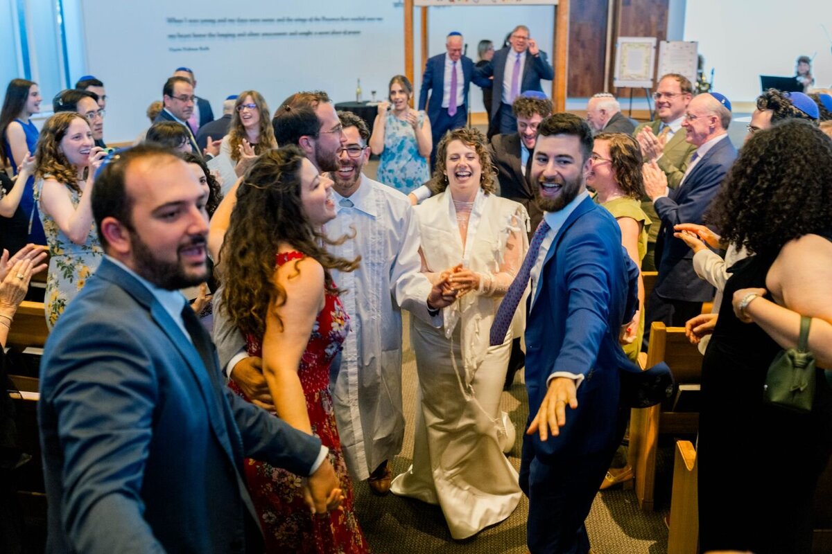 Eliana-Melmed-Photography-Chicago-LosAngeles-Jewish-WeddingPhotography-ShulaNoah-Chuppah-00164