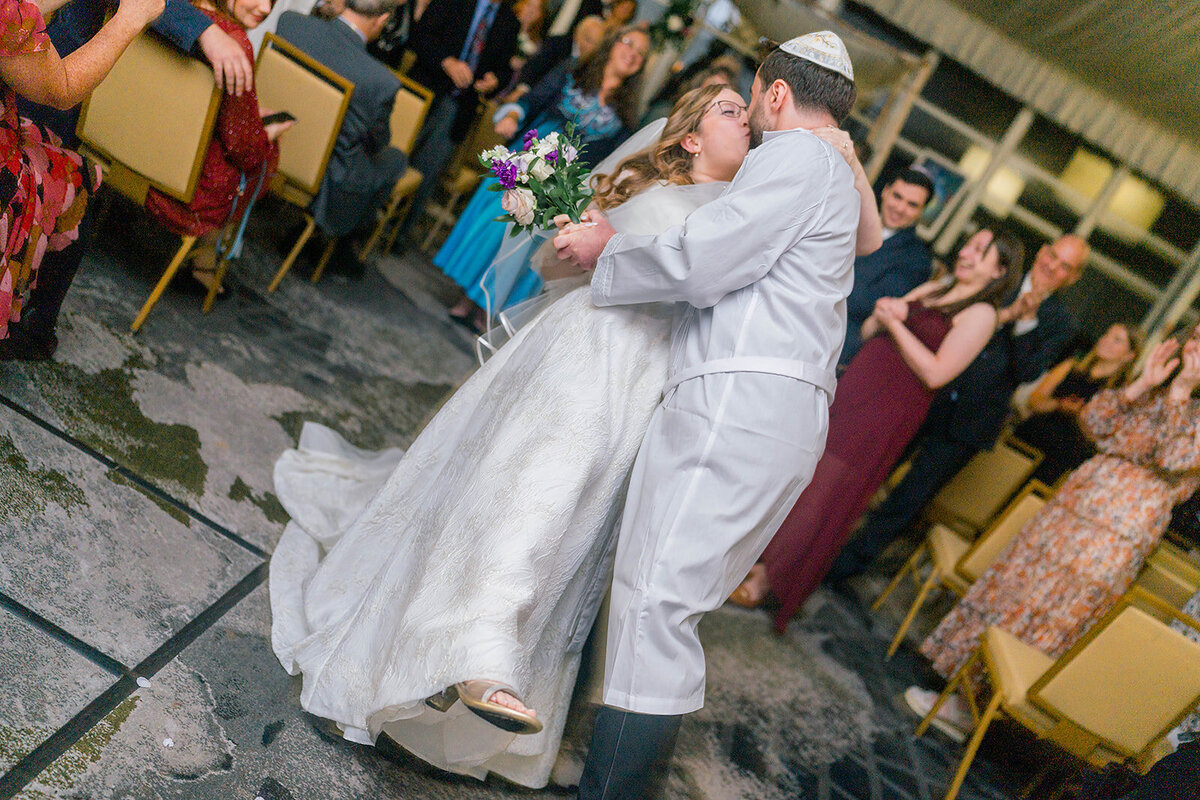 Eliana-Melmed-Photography-Chicago-LosAngeles-Jewish-WeddingPhotography-Chuppah-00260