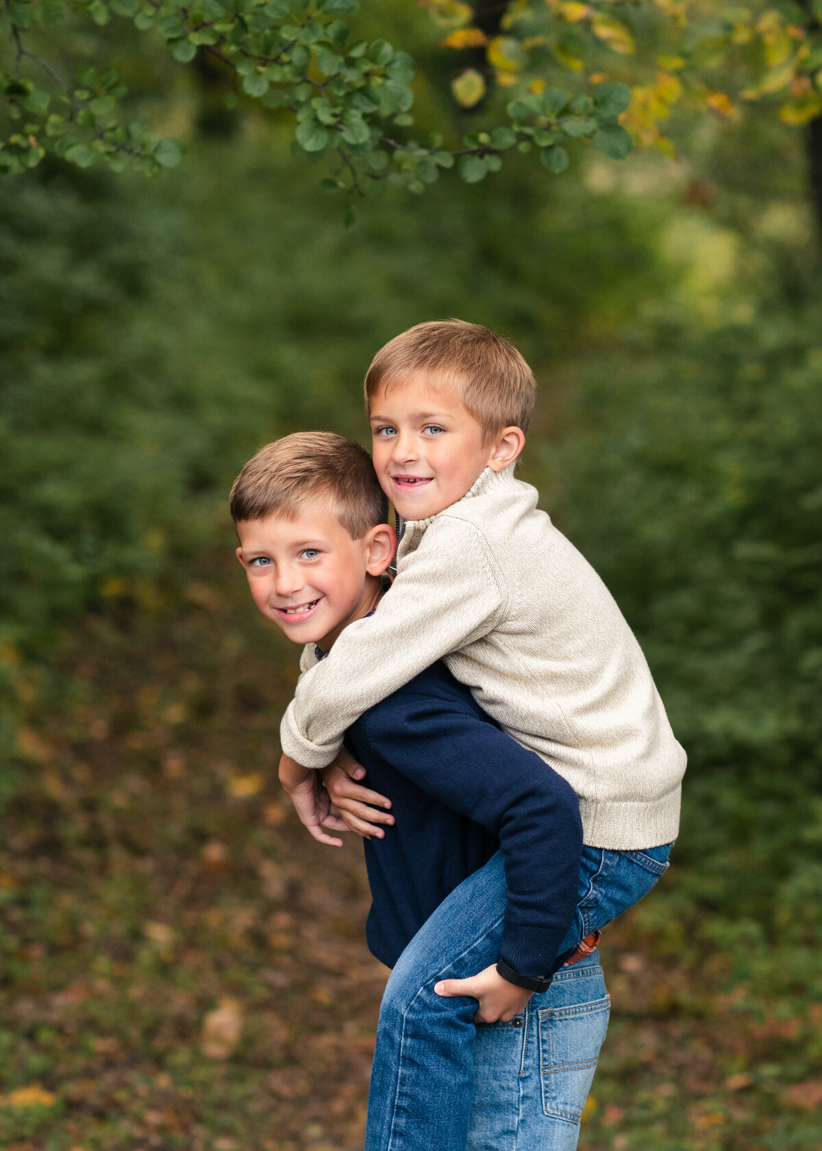 Des-Moines-Iowa-Family-Photographer-Theresa-Schumacher-Photography-Fall-Park-Brothers