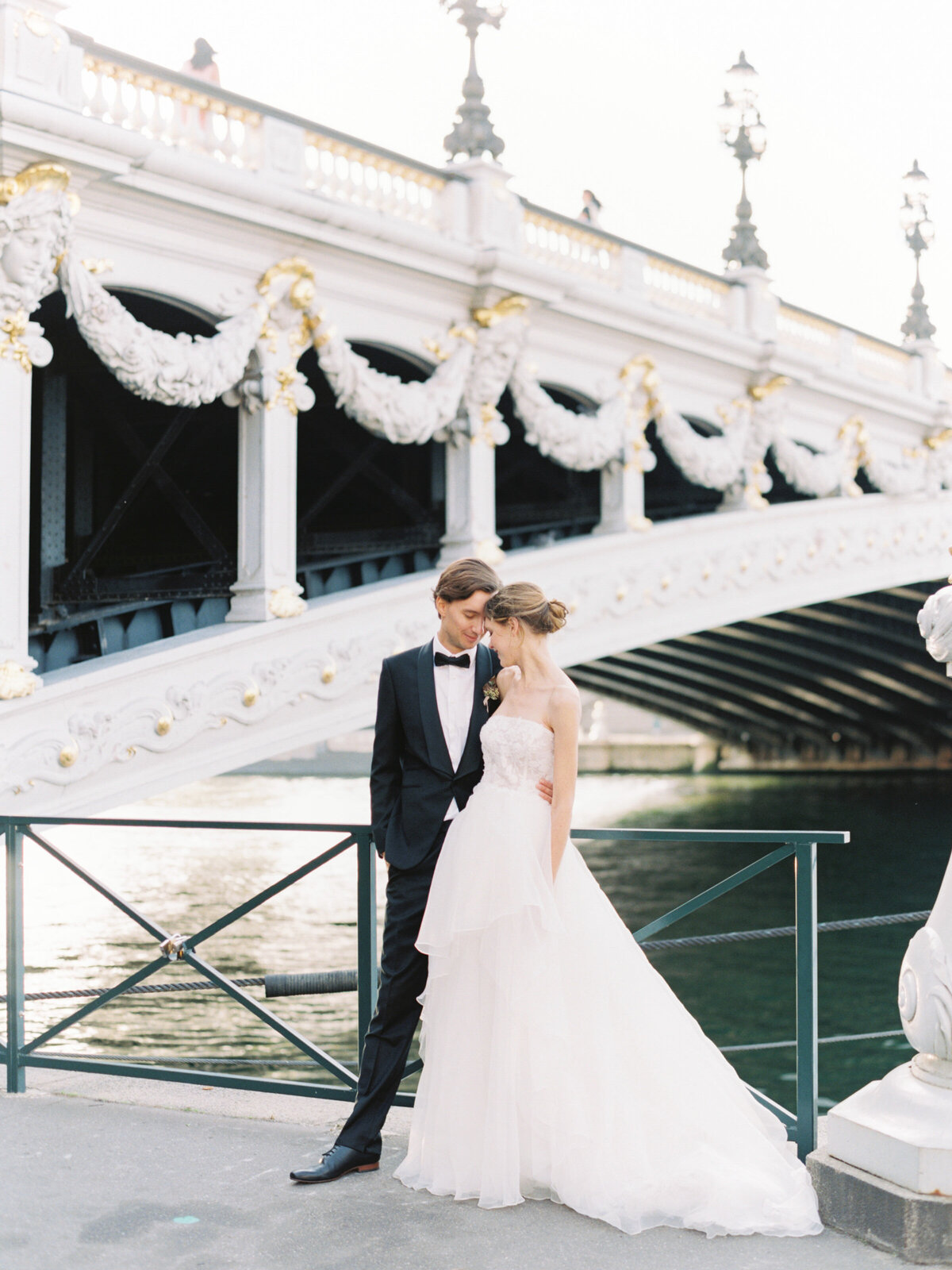 petit-palais-elopement-paris-wedding-photographer-mackenzie-reiter-photography-pont-alexandre-bridge-paris-france-19