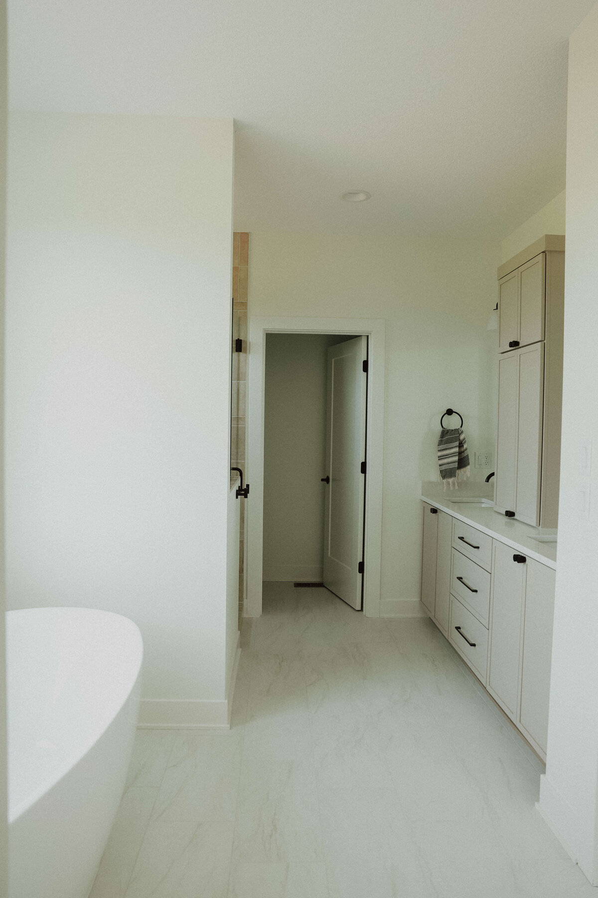 3034-Bathroom-Grimes-Central-Iowa-Custom-Home-JRL-Builders-3F1A2135