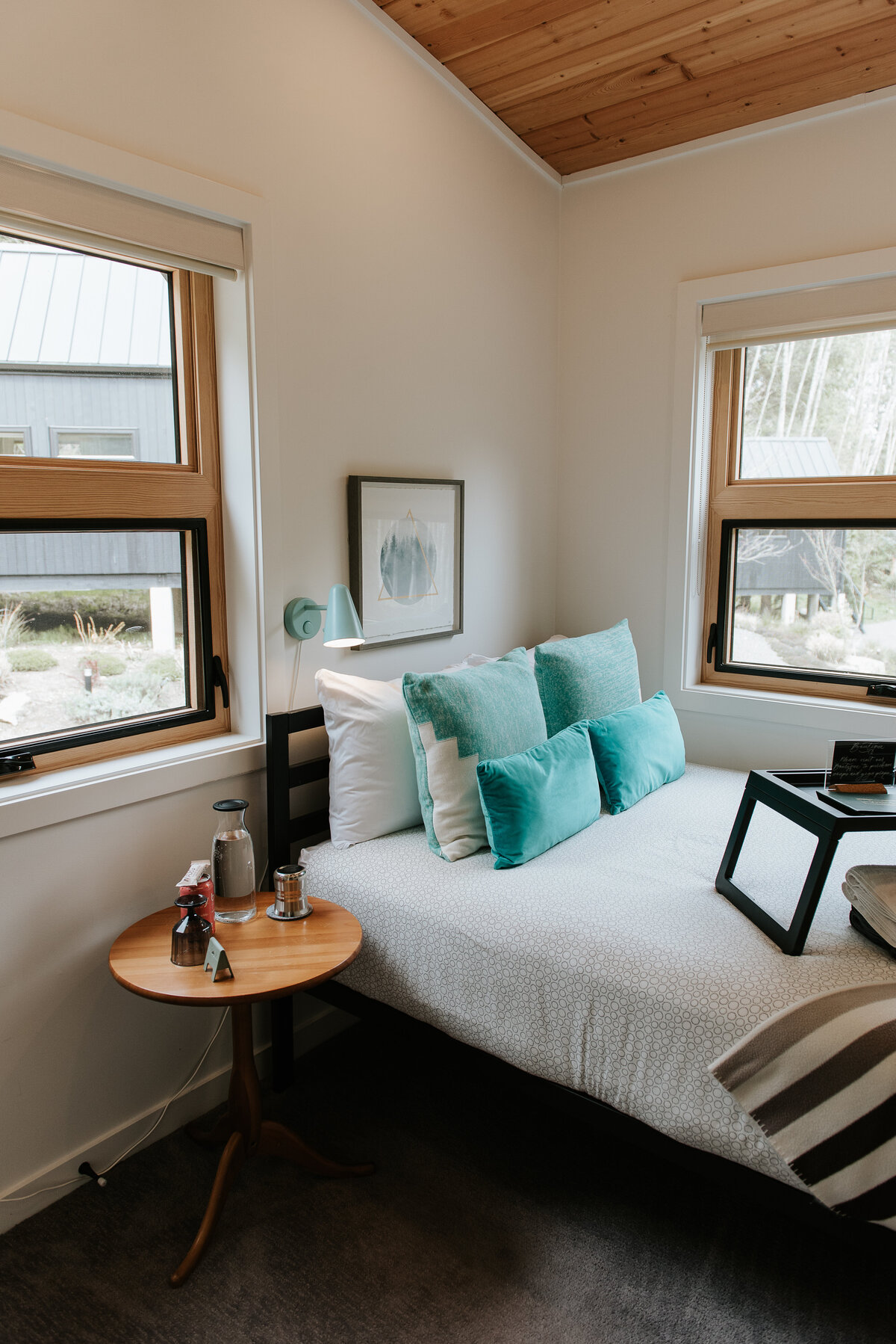 Nectar Yoga Turquoise Room Interior Vancouver British Columbia Canada 05_2023 @RobinBonnerPhotography (1)