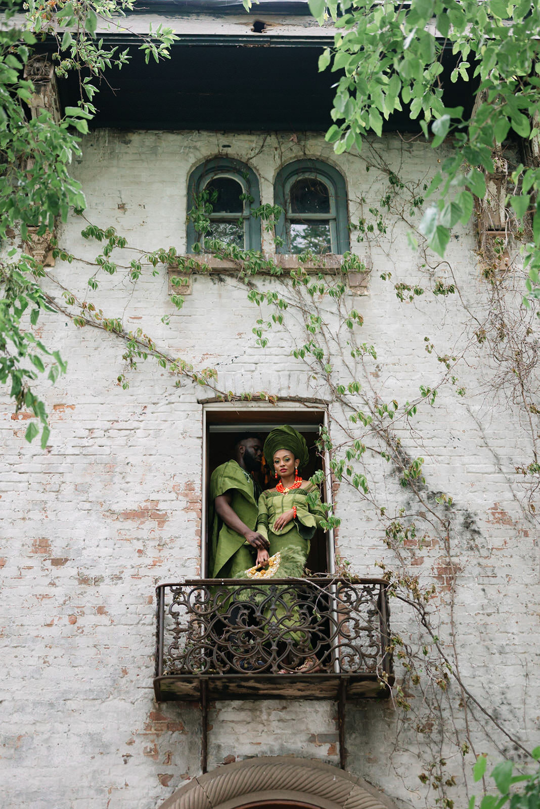Artistic wedding photos for sophisticated couples