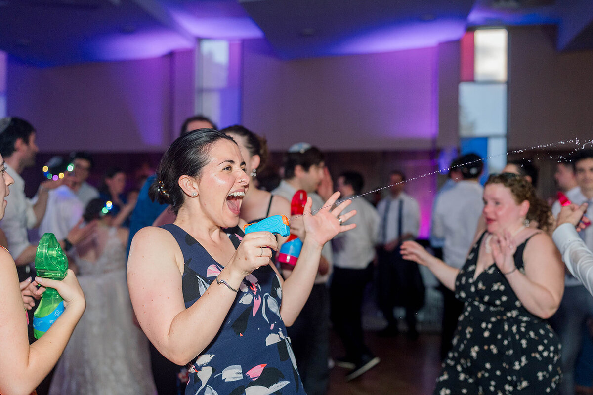 Eliana-Melmed-Photography-Chicago-LosAngeles-Jewish-WeddingPhotography-ElianaSklar-DanceFloor-00138