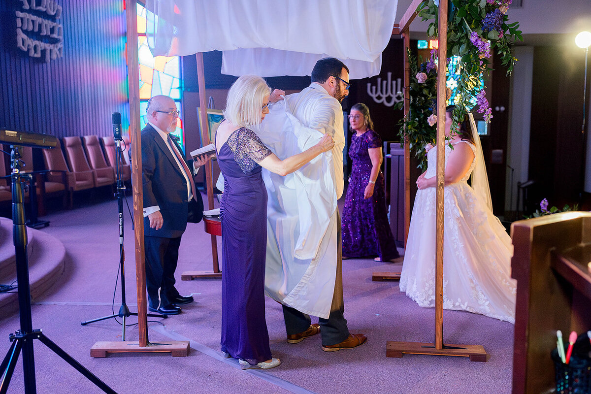 Eliana-Melmed-Photography-Chicago-LosAngeles-Jewish-WeddingPhotography-ElianaSklar-Chuppah-00109