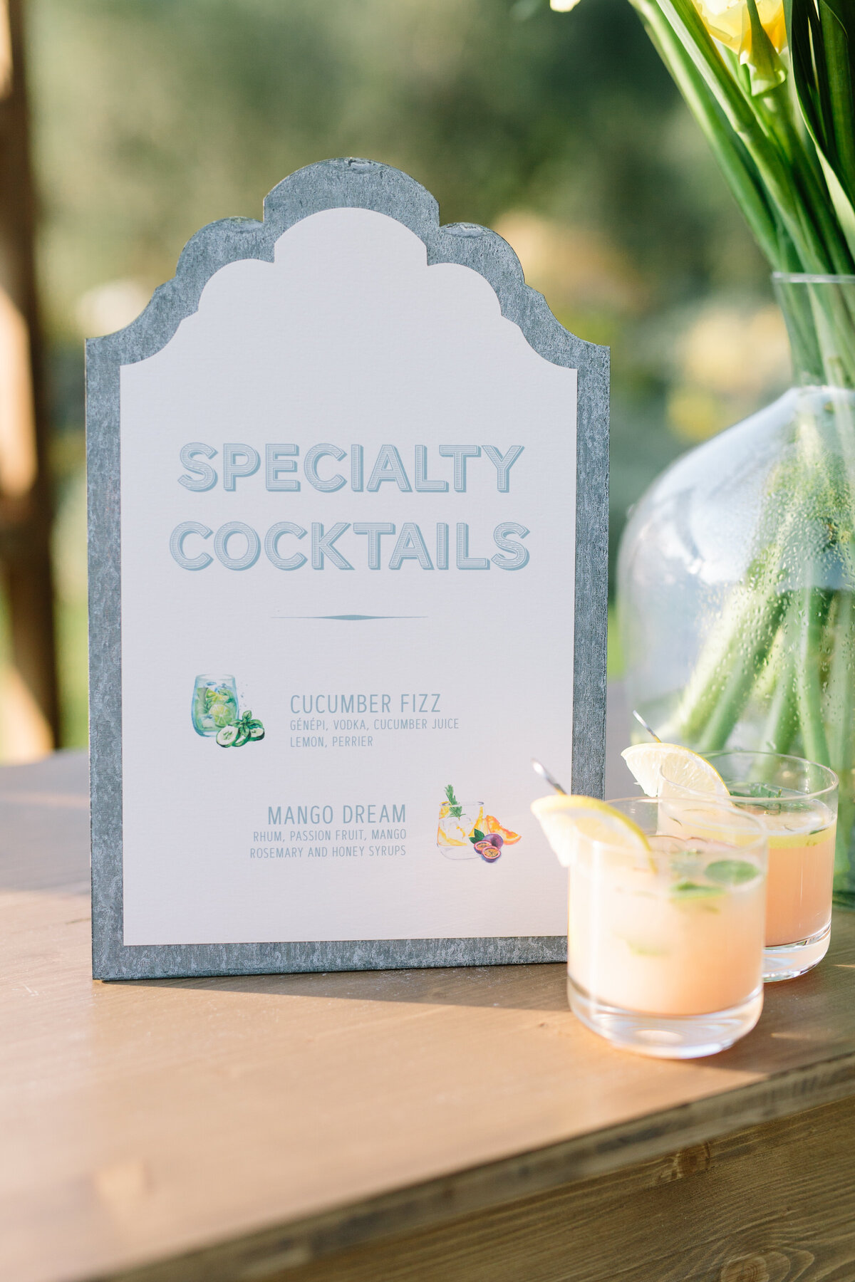 Elegant cocktail menu outdoor reception Château Saint Martin
