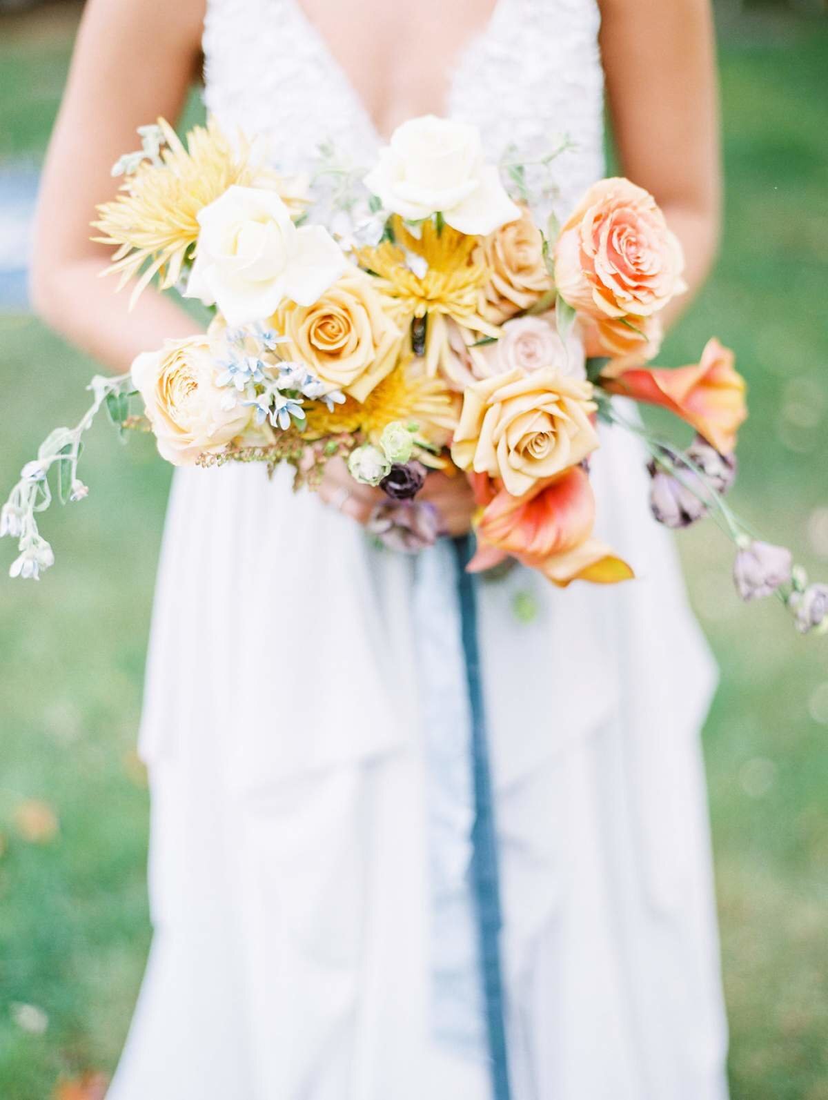 mustard-and-rust-bridal-bouquet-the-day's-design