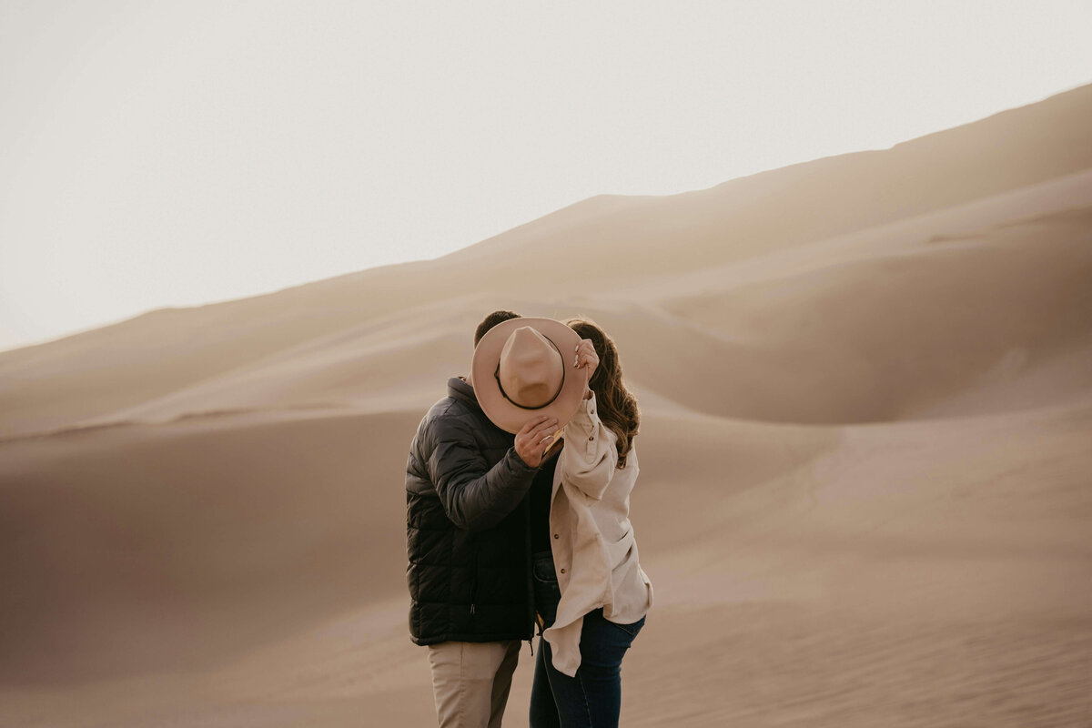 andres-molina-QCyrB1-tHLs-unsplash