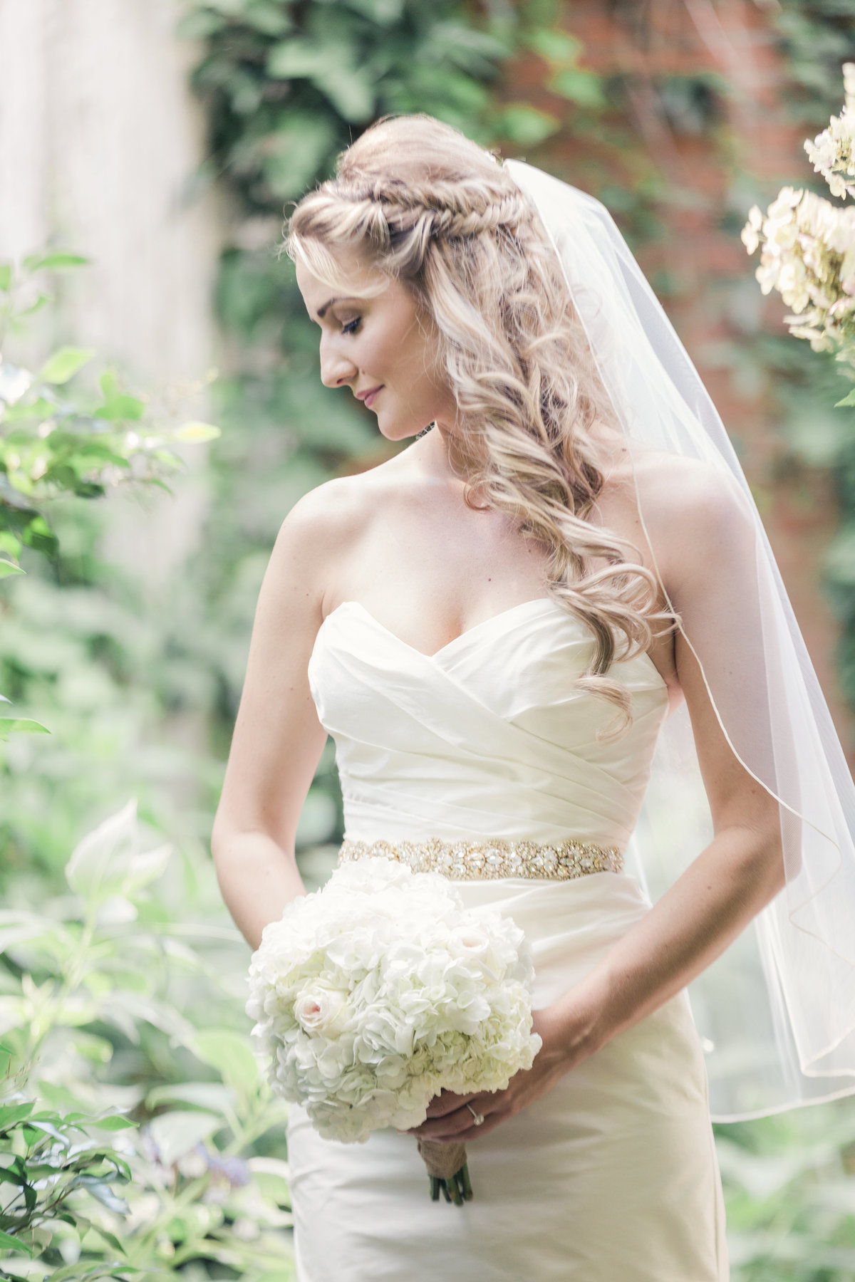 Bridal session with Charlotte wedding photographer Jamie Lucido at the Morehead Inn, with beautiful bride and bouquet