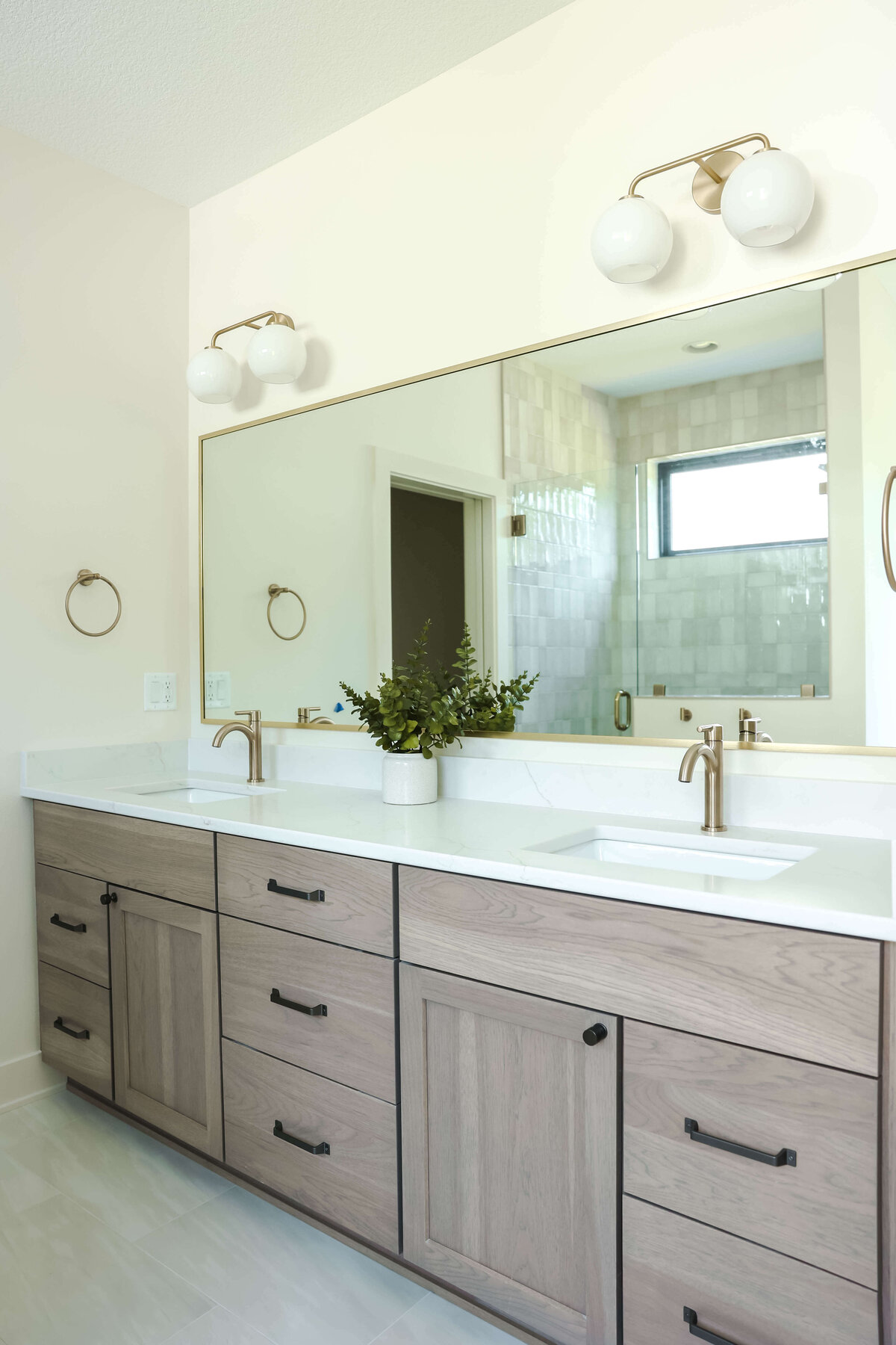5306-Bathroom-Urbandale-Central-Iowa-Custom-Home-JRL-Builders-3F1A2771