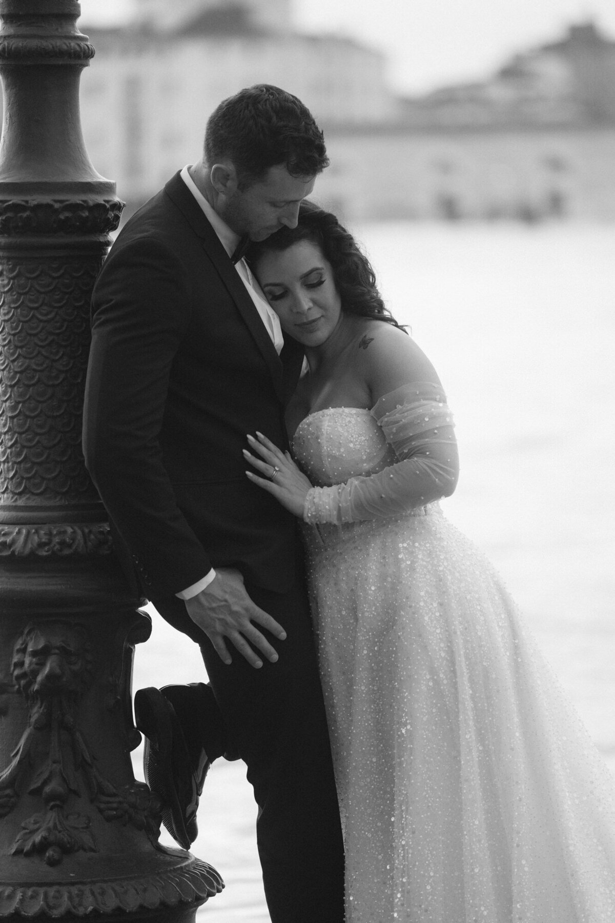 the_chaffins_international_destination_wedding_elopement_photographers_sammie_chaffin_micah_editorial_adventure_photos_travel_venice_italy_39