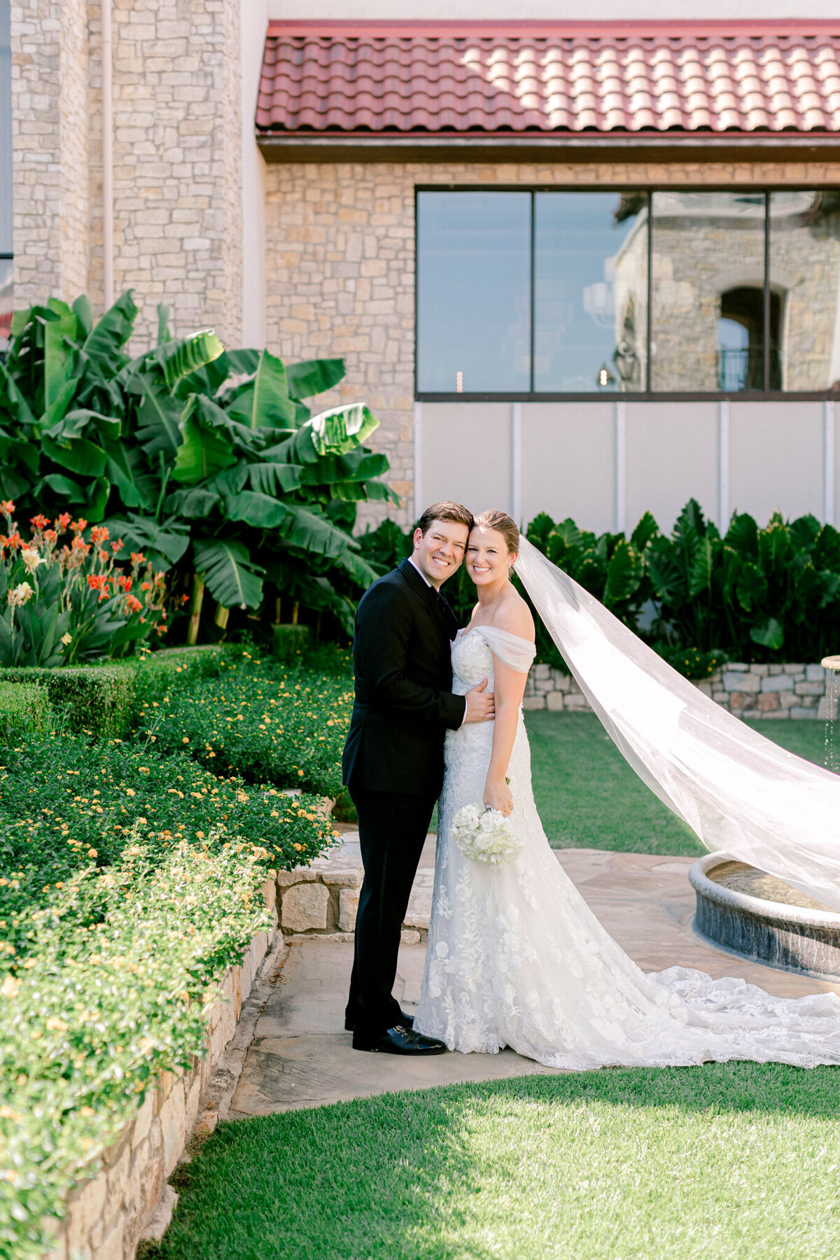 Allie & John Wedding at Royal Oaks Country Club Christ the King Church | Dallas Wedding Photographer | Sami Kathryn Photography-8