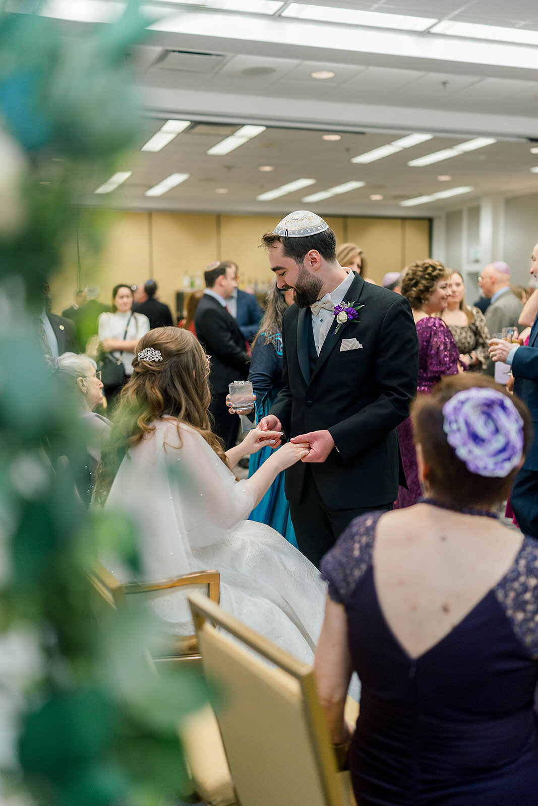 Eliana-Melmed-Photography-Chicago-LosAngeles-Jewish-WeddingPhotography-KabbalatPanim-00116