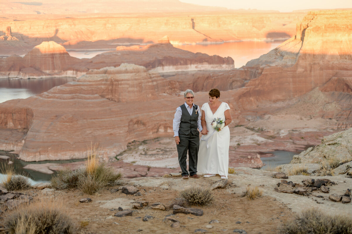 10.19.20 Elopement at Alstrom Point Vicky and Paige Photography by Terri Attridge-312
