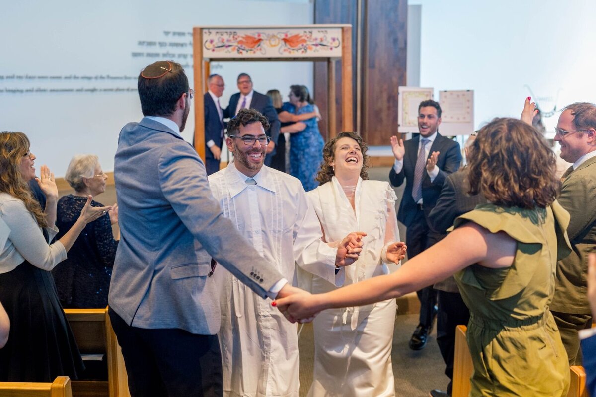Eliana-Melmed-Photography-Chicago-LosAngeles-Jewish-WeddingPhotography-ShulaNoah-Chuppah-00168