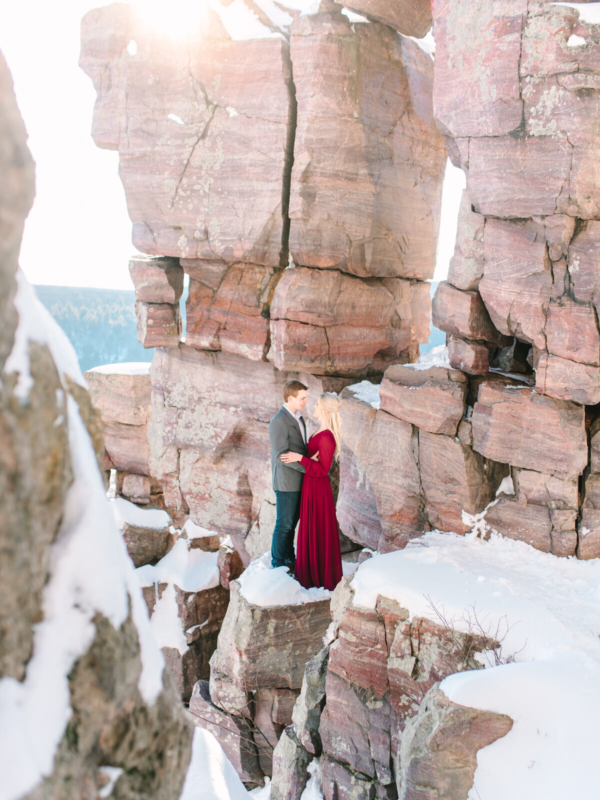 wisconsin-devils-lake-state-park-engagement-session-kassieanaphotography.com