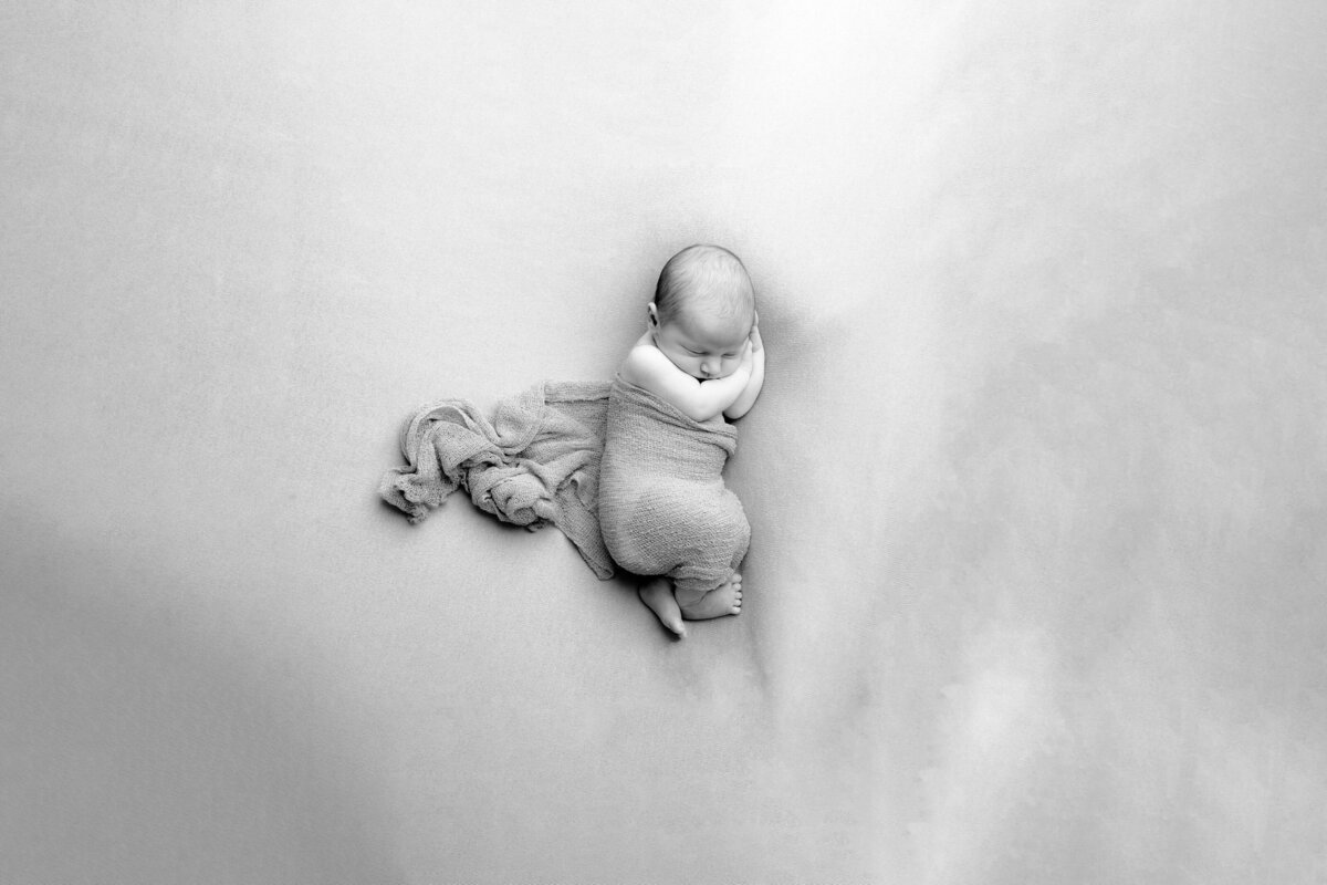 cincinnati ohio newborn baby photographer-25
