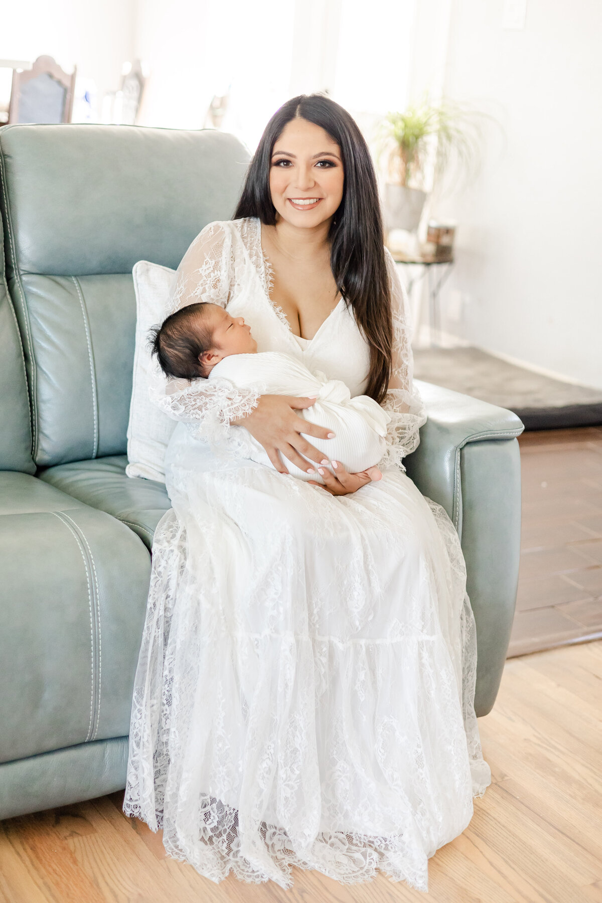 dallas-in-home-newborn-photographer-lifestyle-and-posed-7