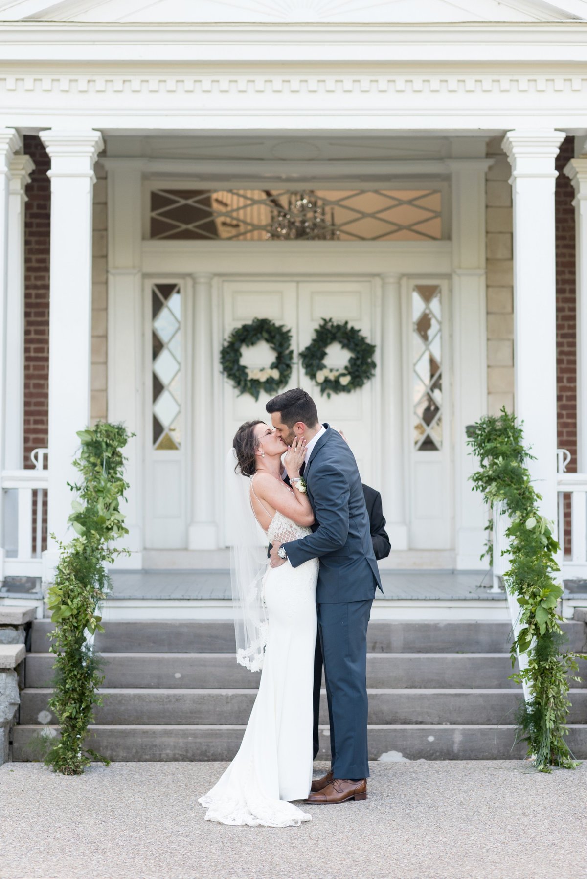 Ravenswood-Mansion-Wedding-in-Brentwood-TN-Nashville-Wedding-Photographers+8