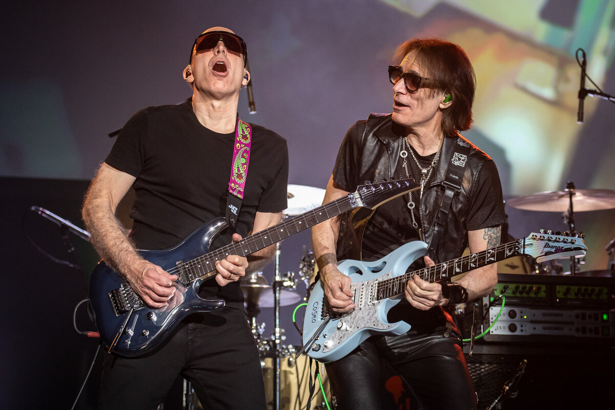 C5D_3489-JoeSatriani-SteveVai-Photo©JonLuini