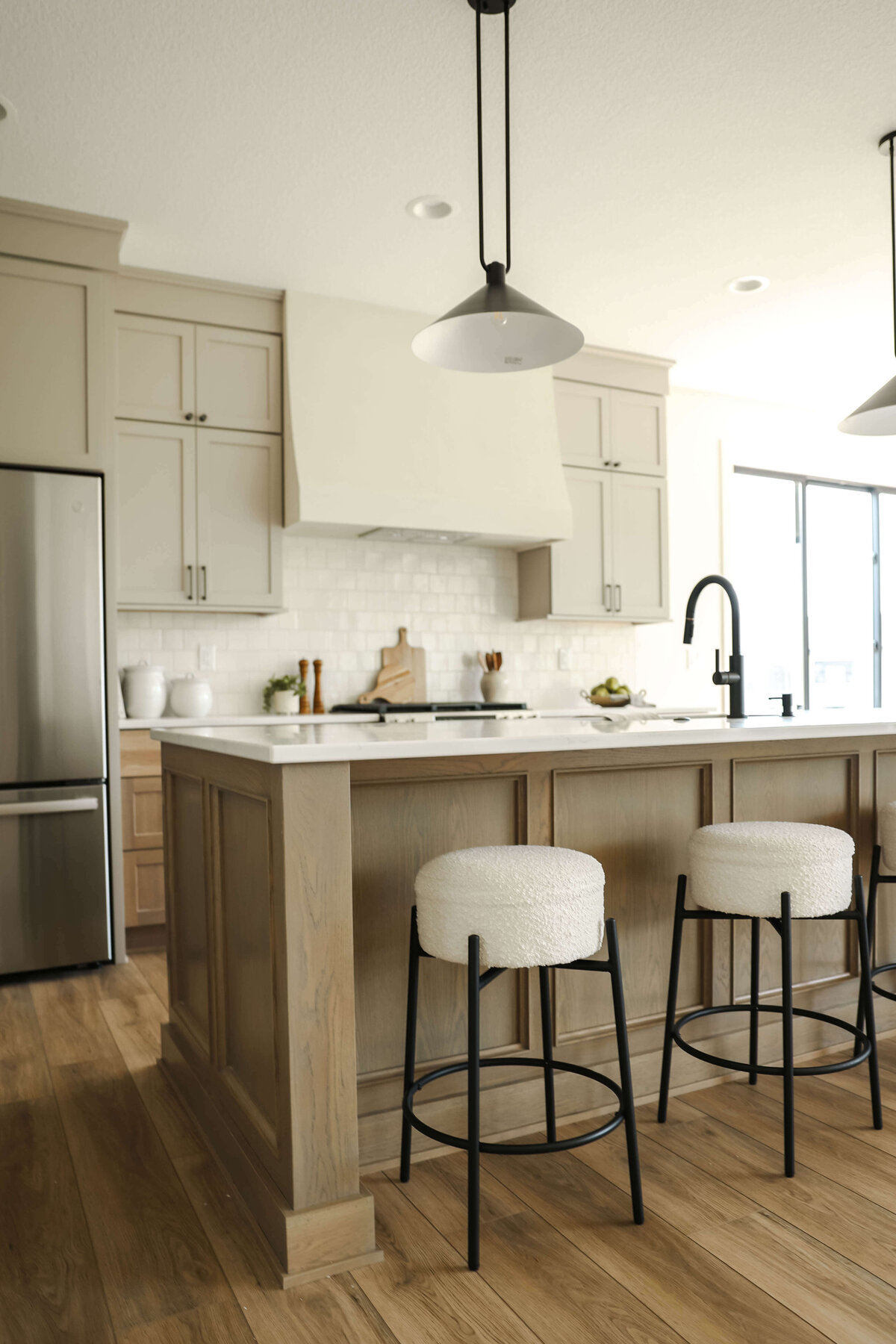 5306-Kitchen-Urbandale-Central-Iowa-Custom-Home-JRL-Builders-3F1A2624