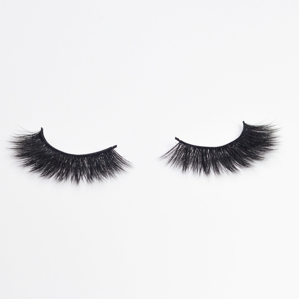Belle-of-the-Ball-Mink-Eyelashes-Product-Photography-1
