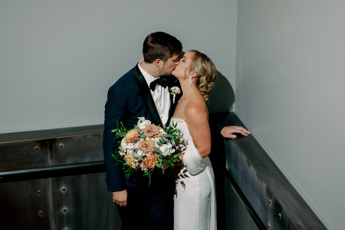 Summit-Hotel-Cincinnati-Wedding-Jess-Rene-Photos-22523