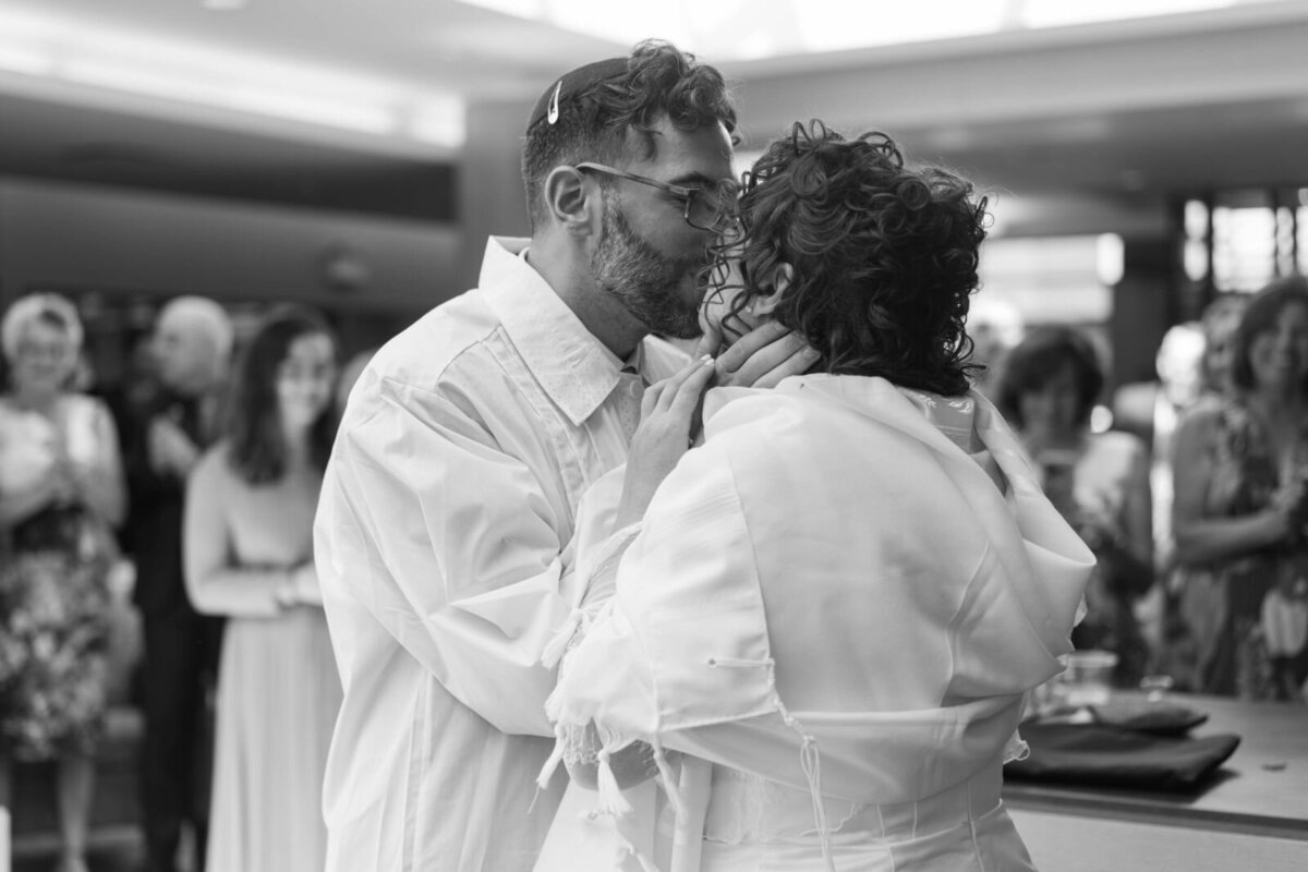 Eliana-Melmed-Photography-Chicago-LosAngeles-Jewish-WeddingPhotography-ShulaNoah-SneakPeek-00045