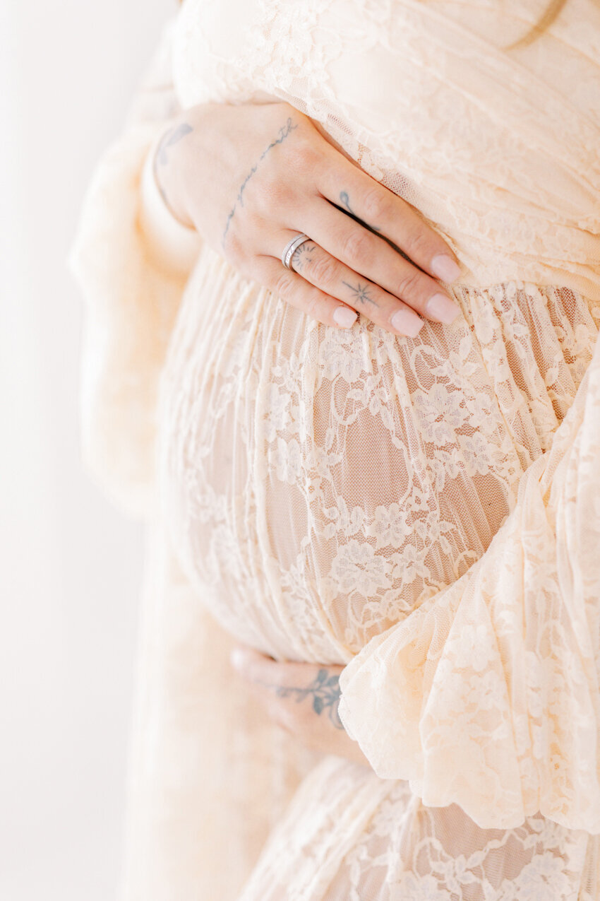 Cleveland Maternity and Pregnancy Photographer