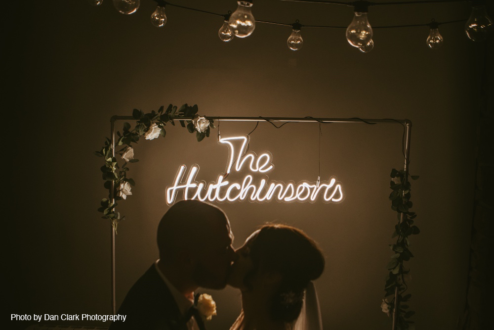 ellis-signs-the-hutchinsons-led-wedding-sign-dan-clark-photography