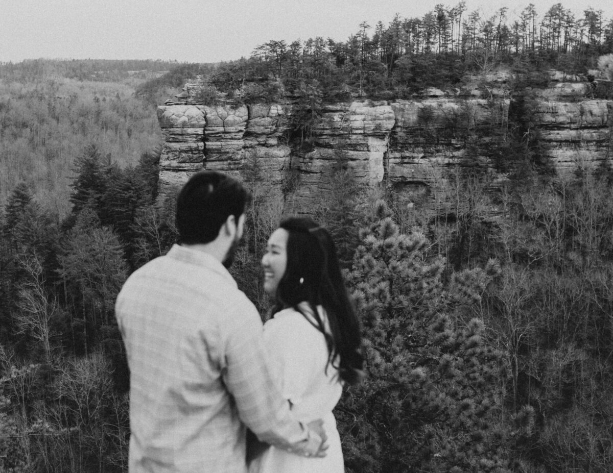 Red-River-Gorge-Spring-Engagement1-2