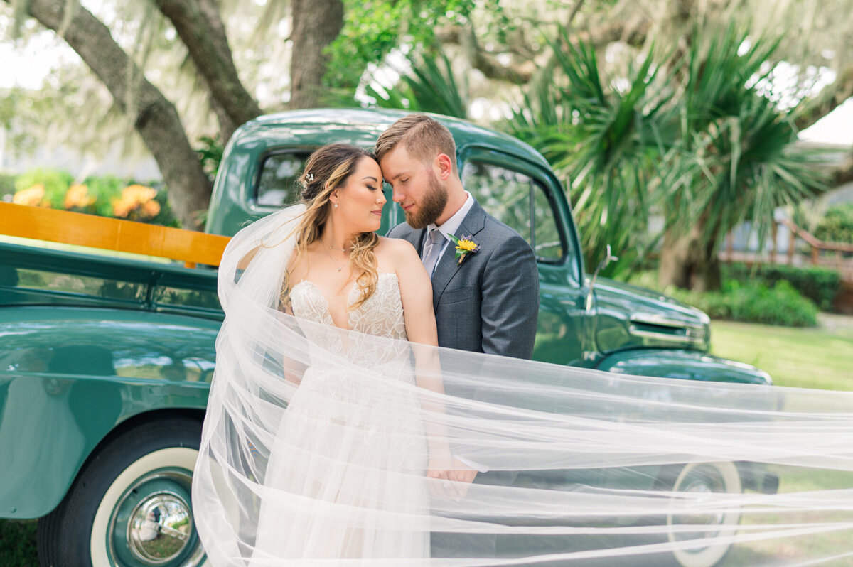 Michele & Tyler Up the Creek Farms Wedding | Lisa Marshall Photography