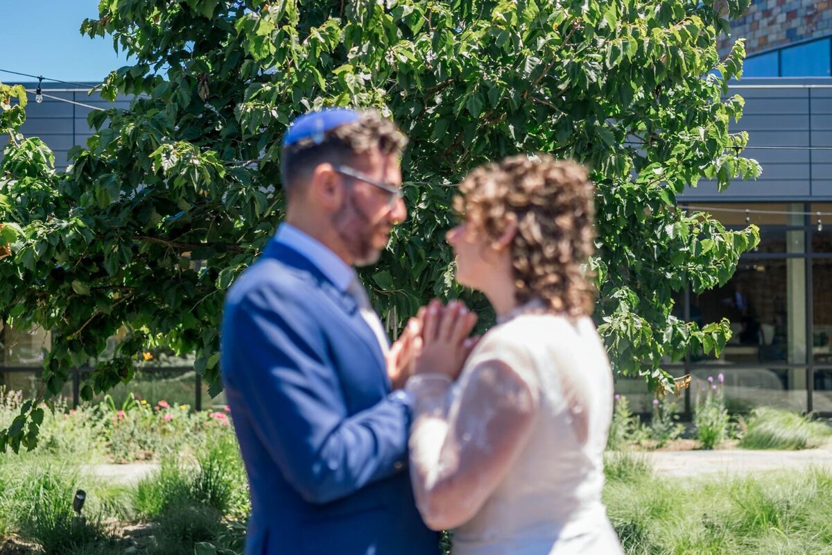 Eliana-Melmed-Photography-Chicago-LosAngeles-Jewish-WeddingPhotography-ShulaNoah-CouplesPortraits-00037